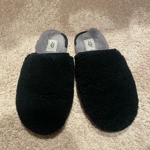 Women Ugg slippers